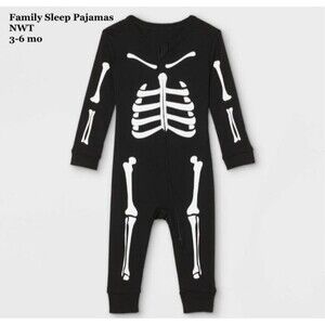 Size 3-6 Months Halloween Family Sleep Pajamas Black Skeleton Sleeper NEW NWT‎